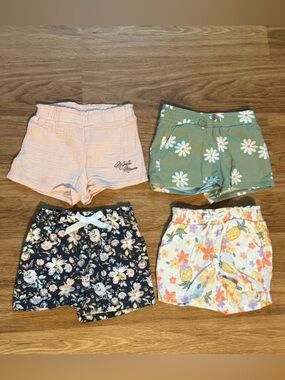 Lot of 19 2T Outfits